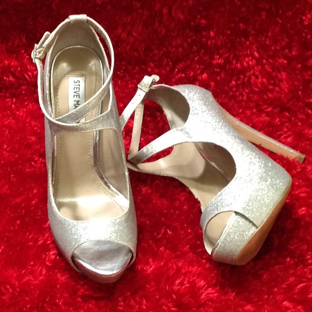 Steve Madden  Silver Glittering Textured Heels